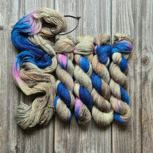 Load image into Gallery viewer, El Gatito (Assigned Pooling) (Dyed as Ordered if Not in Stock)