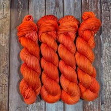 Load image into Gallery viewer, Fauve (Mersilk 4ply Fingering - SW Merino / Mulberry Silk)