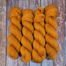 Load image into Gallery viewer, Fireside Glow (Lush Twist - SW Merino) (Dyed as Ordered if Not in Stock)