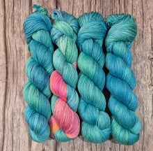 Load image into Gallery viewer, Water Lily (Assigned Pooling) (Dyed as Ordered if Not in Stock)