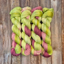 Load image into Gallery viewer, Stellata (Assigned Pooling) (Dyed as Ordered if Not in Stock)