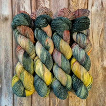 Load image into Gallery viewer, Bush Path (Nymph Singles - SW Merino / Linen)
